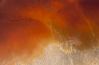 Oksitlenmiş demir mineral su eski araştırma alanında hava atış