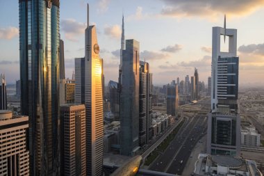 Sheikh Zayed Rd Dubai'deki gökdelenler