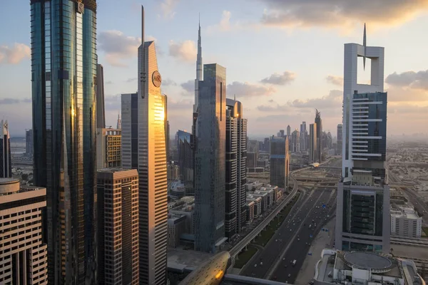 Arranha-céus do Sheikh Zayed Rd em Dubai — Fotografia de Stock