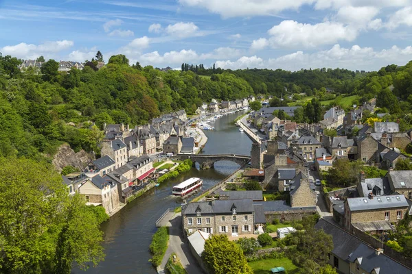 Rance River valley, Dinan harbour with Stone Bridge — Stock Photo, Image
