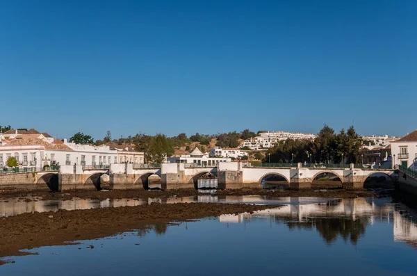 ポルトガル 東アルガルヴェ州タビラのギラオ川にかかるローマ橋 — ストック写真