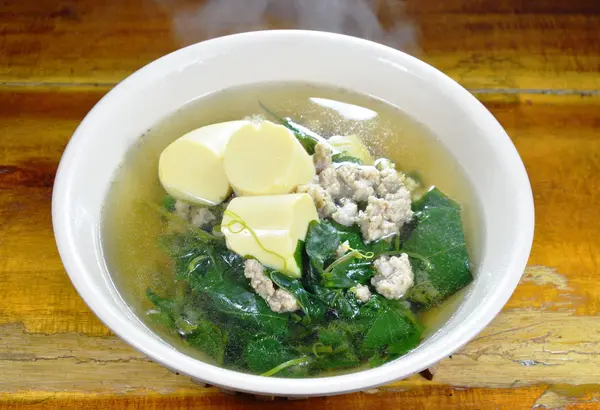 Plantaardige kalebas met gehakt varkensvlees en ei tofu warme soep — Stockfoto