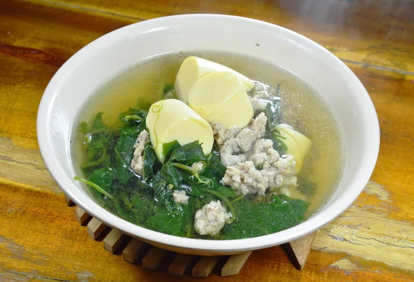 Calabaza de verduras con cerdo picado y sopa caliente de tofu de huevo —  Fotos de Stock