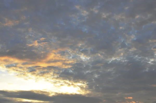 Solnedgång moln och himmel bakgrund — Stockfoto