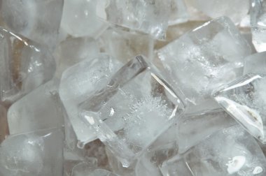  Ice cube içinde plastik tepsi