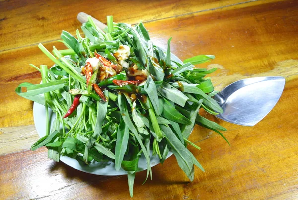 牵牛花酱汁和铁的鳍状肢准备做饭 — 图库照片