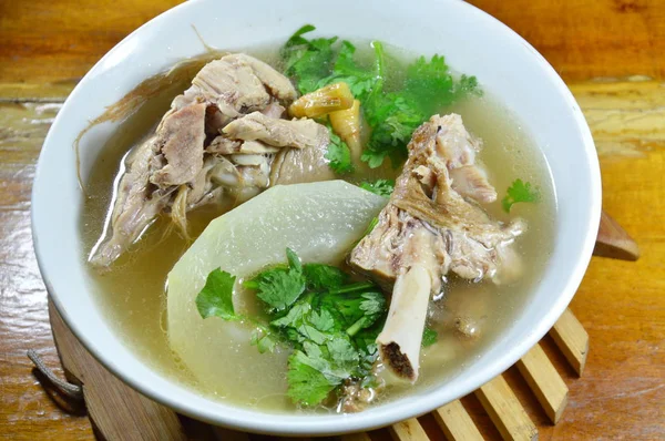 Melón de invierno hervido con sopa de pato en un tazón —  Fotos de Stock