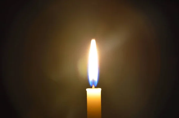 어둠 속의 촛불 — 스톡 사진