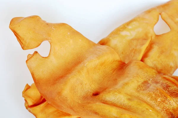 inek kulak beyaz zemin üzerine kurutulmuş