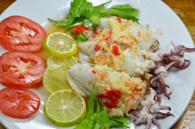 buğulama dolması kalamar chop domuz baharatlı limon sosu giyinme