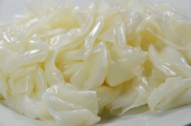 plaka üzerinde ham büyük erişte