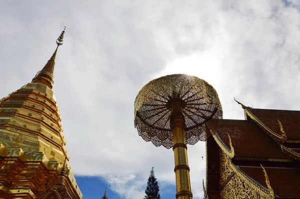 Wat Phrathat Doi Suthep antika och heliga tempel i Thailand — Stockfoto