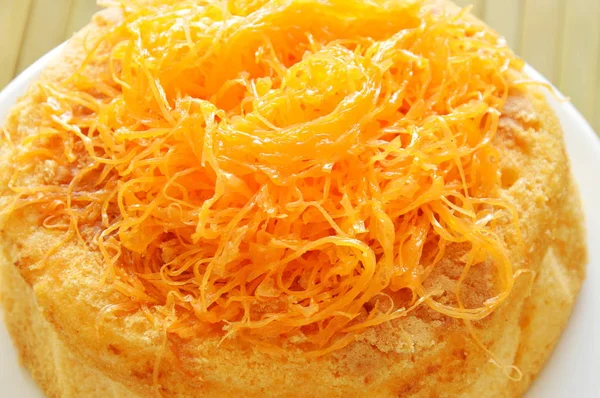 Vláken zlaté vejce poleva máslo dort na jídlo — Stock fotografie