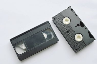  Beyaz arka planda siyah video kayıt cihazı