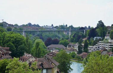 Ren Nehri ve İsviçre Bern başkenti bina