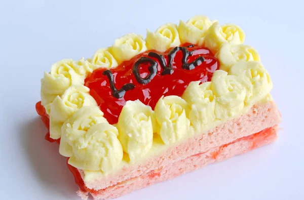 Pastel de mantequilla de fresa decorar el amor para el día de San Valentín — Foto de Stock