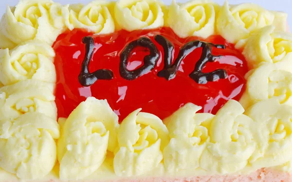 Kue mentega strawberry menghias cinta untuk hari kasih sayang — Stok Foto