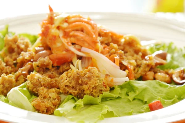  Çıtır çıtır kızarmış pirzola catfish yeşil mango sos tatlı ve ekşi sos salatası ile