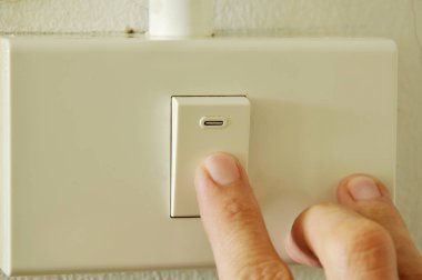  insan parmağı duvar plastik kutu açma/kapatma düğmesi kapalı