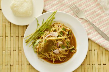  baharatlı rendelenmiş bambu sürgün salata Tay kuzeydoğu tarzı yemek yapışkan pirinç