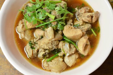  haşlanmış pirzola tavuk balık sosu çorba maydanoz ve taze soğan kupa Tepesi