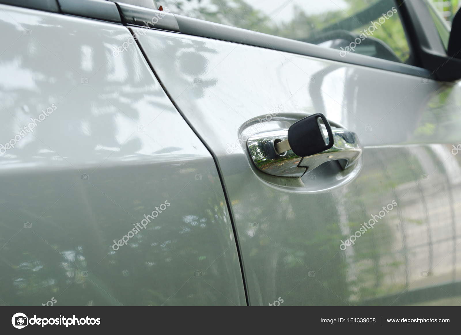 Como abrir puerta de auto sin manija
