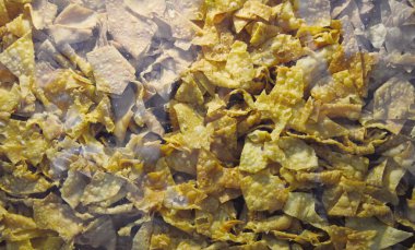  çıtır çıtır kızarmış hamur tatlısı yapıştırın Tepesi Tay erişte cam dolapta görüntülemek için