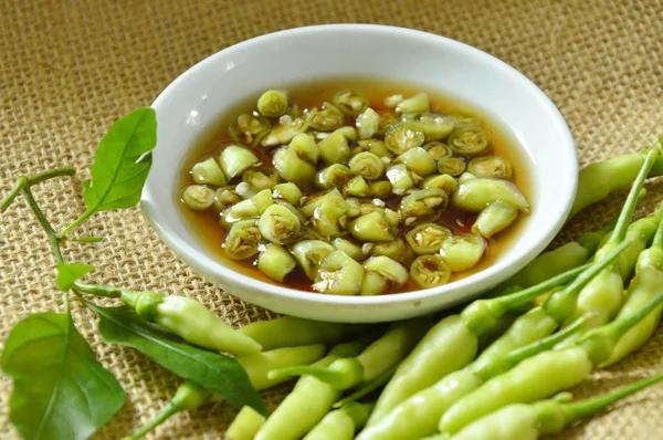  kesme ve balık sosu Kupası karışık taze yeşil biber