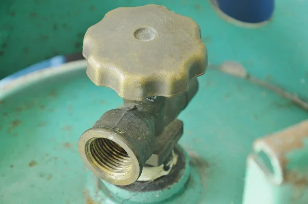 Válvula de depósito de gas licuado de petróleo para cocinar en casa — Foto de Stock