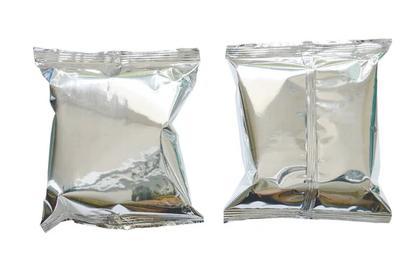 Paket Makanan Ringan Dalam Kertas Aluminium Pada Latar Belakang Putih — Stok Foto