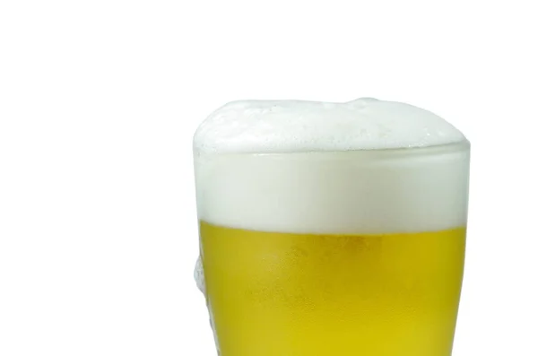 Birra Fredda Con Schiuma Vetro Sfondo Bianco — Foto Stock