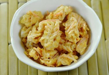  tuzlu kızarmış çıtır karidesli kafa ile un Kupası