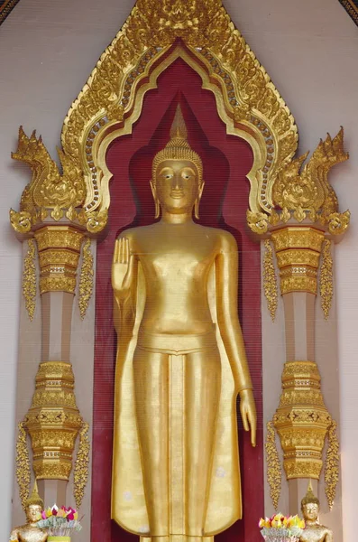 Phra Ruang uctívání buddhistické Thajci a známé místo v Thajsku — Stock fotografie