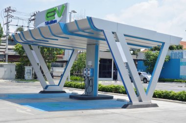 Elektrikli Araba gelecekte desteklemek için benzin istasyonu elektrikli araç şarj cihazı
