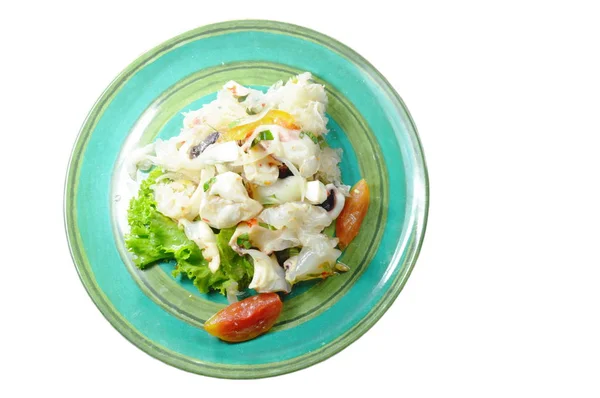 泰国辣鱿鱼沙拉和新鲜蔬菜盘 — 图库照片