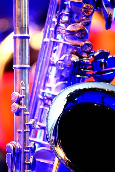 Saxofón y flauta en el escenario — Foto de Stock