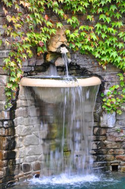 Kabardinka, Rusya - 19 Ekim 2014: Çeşme su kemeri Kültür Merkezi 