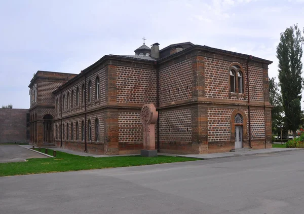 Семинария Геворкяна в Эчмиадзинском монастыре. Вагарат, Армения — стоковое фото