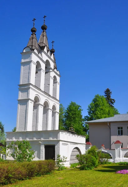 Estate Vyazemy, Russia - May 15, 2016：Belfry of the end of the 16 century — 图库照片