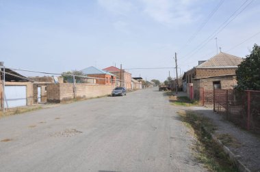 TARONIK, ARMENIA - 13 EKİM 2016: Ermeni köyündeki Broad Caddesi