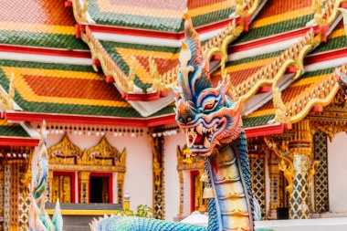 Tay ejderha veya Naga heykeli phathat Cheung choom worav kralı