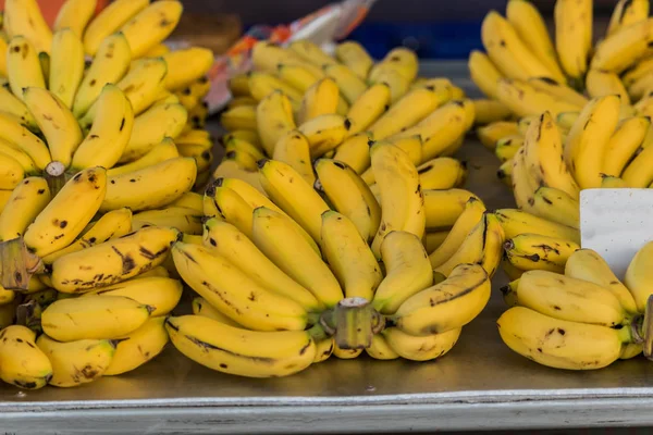 현지 시장에서 판매 되는 바나나 태국 — 스톡 사진