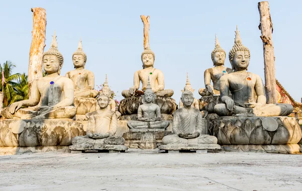Grande Buda em construção no templo tailândia . — Fotografia de Stock