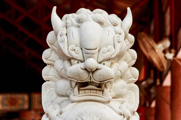 Estatua de león en templo de chaina — Foto de Stock
