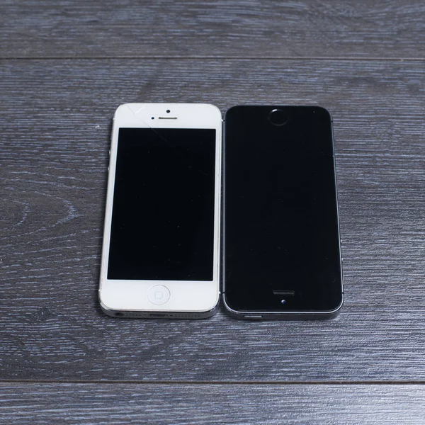 Deux Téléphones Différentes Couleurs Noir Blanc Images De Stock Libres De Droits