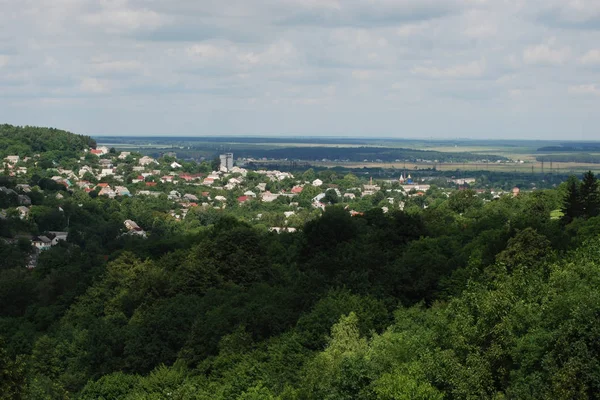 Általános nézet, az épületek Kremenets — Stock Fotó