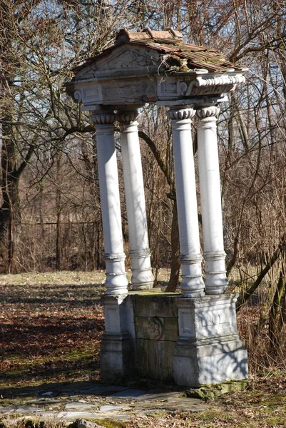 Arch park Olesko castle — Stock Photo, Image