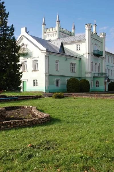 Palacio del Conde Voronov el parque — Foto de Stock