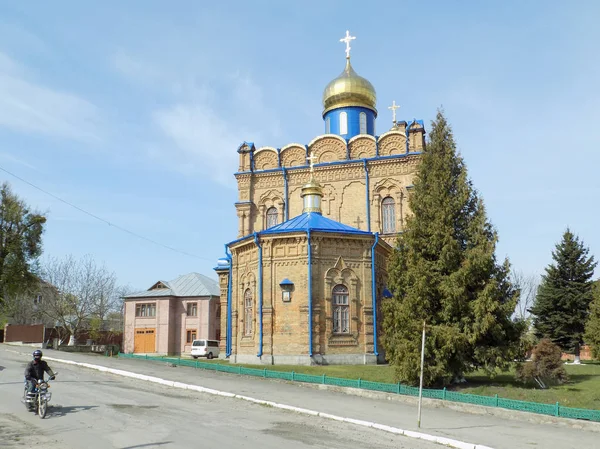 Iglesia Svyatopokrovska (Regimiento) en Kremenets — Foto de Stock