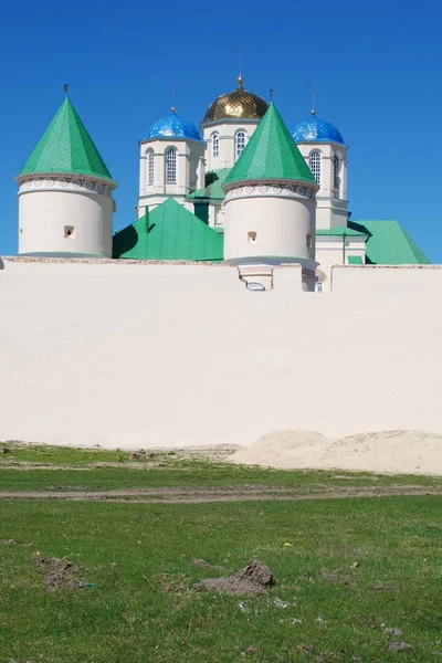 Свято-Троицкий межигорский монастырь — стоковое фото